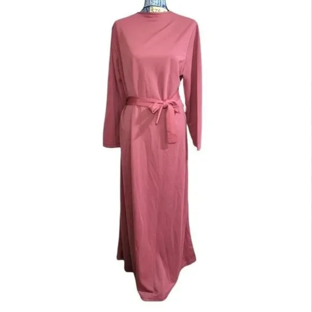 Dilber Tesettür size 48 my mannequin is a small rose color with full zipper